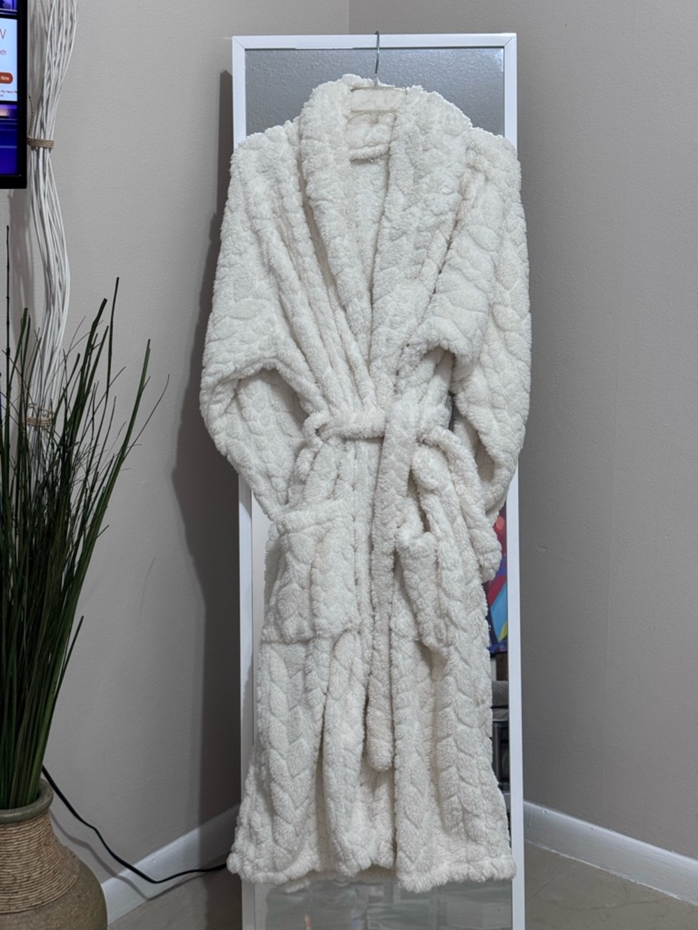 Pottery Barn Plush Sherpa Robe Cream Size Large